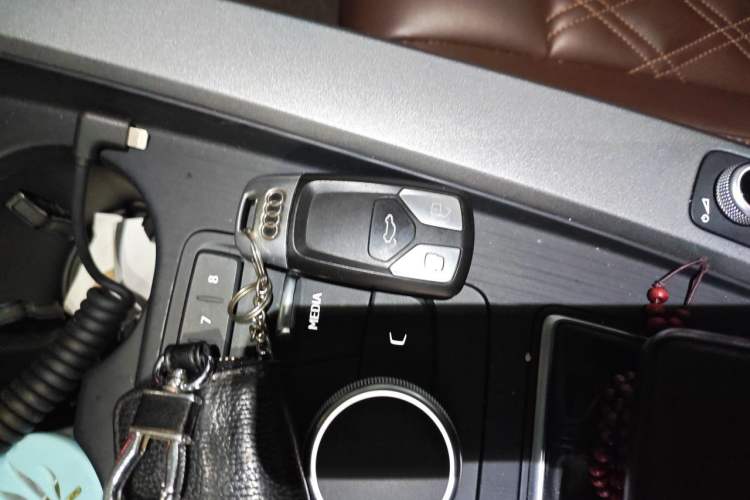 Used Audi A4L 2018 30th Anniversary Edition 40 TFSI Trendy Model Vehicle Key