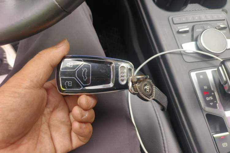 Used Audi A4L 2018 30th Anniversary Edition 40 TFSI Fashion Model Vehicle Key