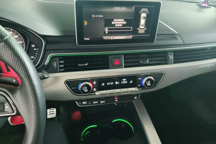 Used Audi A4L 2018 30th Anniversary Edition 40 TFSI Fashion Model Audio And AC Panel