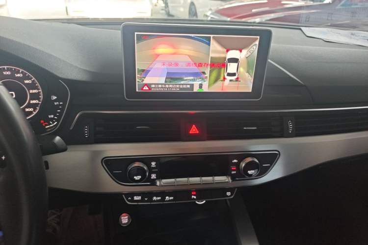 Used Audi A4L 2018 30th Anniversary Edition 40 TFSI Fashion Model Audio And AC Panel