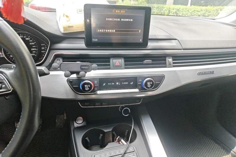 Used Audi A4L 2018 30th Anniversary Edition 45 TFSI quattro Individual Sport Edition Audio And AC Panel