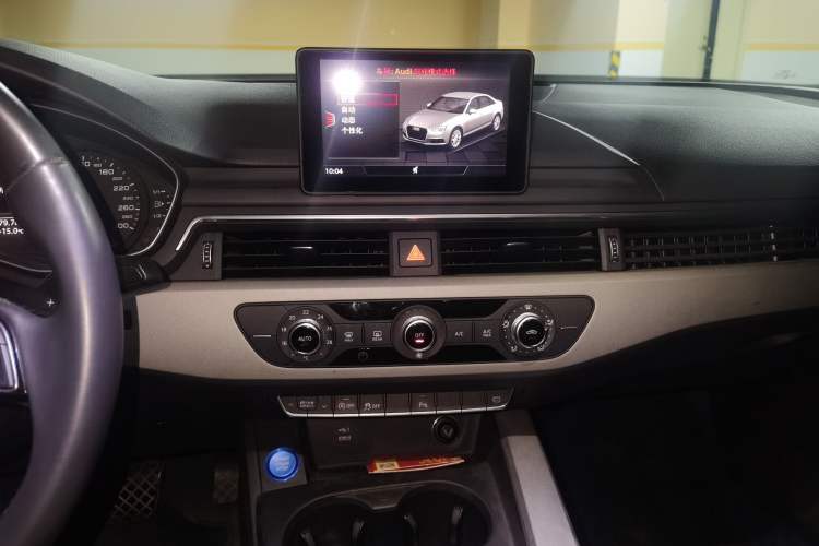 Used Audi A4L 2018 30th Anniversary Edition 40 TFSI Trendy Model Audio And AC Panel