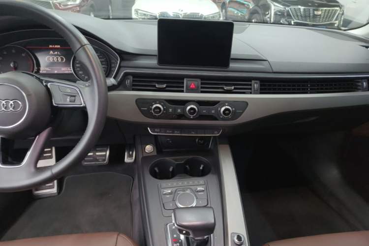 Used Audi A4L 2018 30th Anniversary Edition 40 TFSI Trendy Model Audio And AC Panel