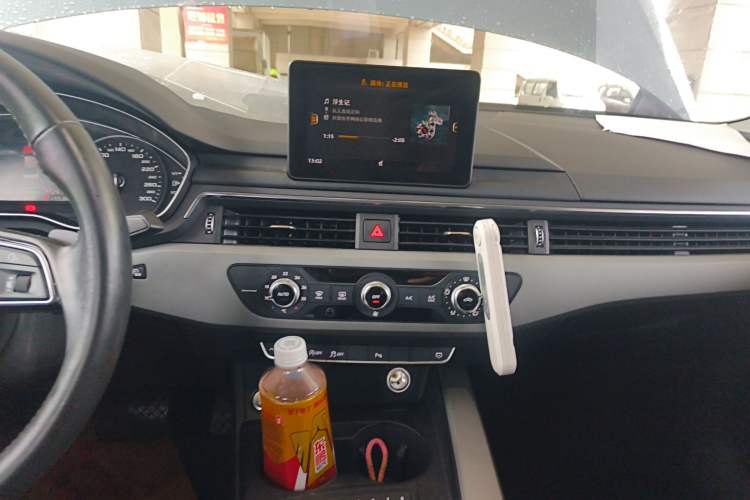 Used Audi A4L 2018 30th Anniversary Edition 40 TFSI Trendy Model Audio And AC Panel