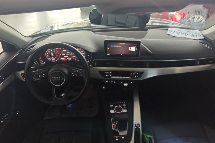 Used Audi A4L 2018 30th Anniversary Edition 40 TFSI Fashion Model Center Console