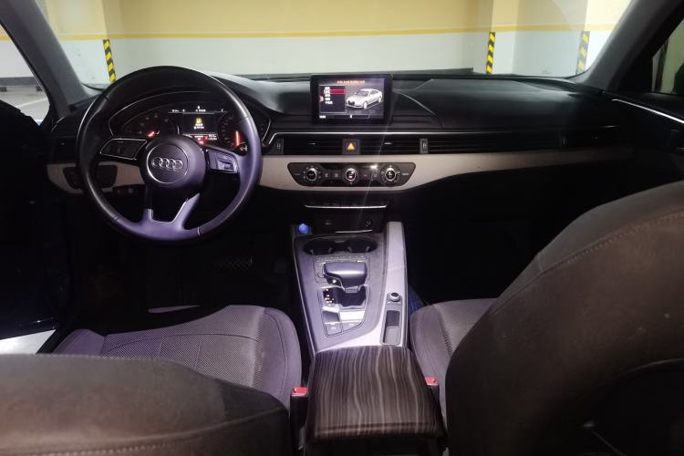 Used Audi A4L 2018 30th Anniversary Edition 40 TFSI Trendy Model Center Console