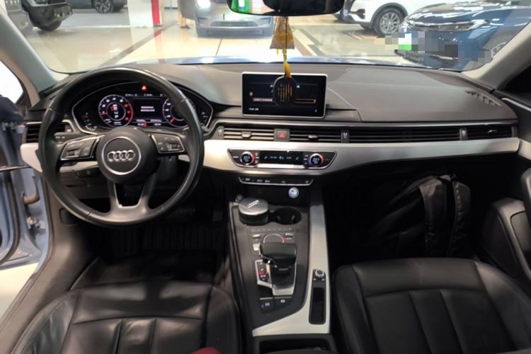 Used Audi A4L 2018 30th Anniversary Edition 40 TFSI Fashion Model Center Console