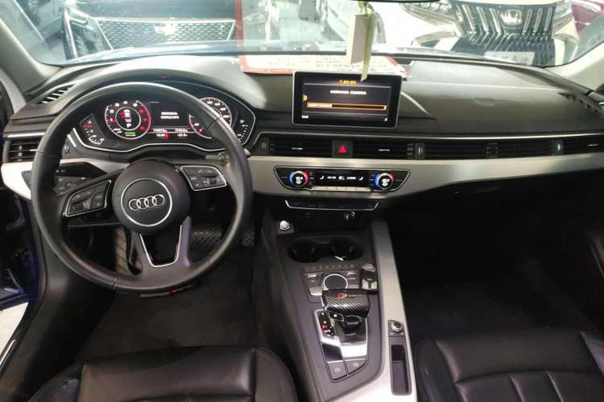 Used Audi A4L 2018 30th Anniversary Edition 40 TFSI Fashion Model Center Console