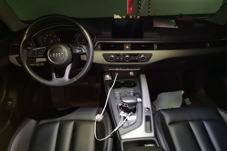 Used Audi A4L 2018 30th Anniversary Edition 40 TFSI Trendy Model Center Console