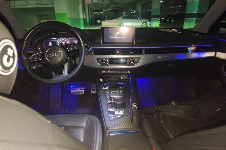 Used Audi A4L 2018 30th Anniversary Edition 40 TFSI Fashion Model Center Console