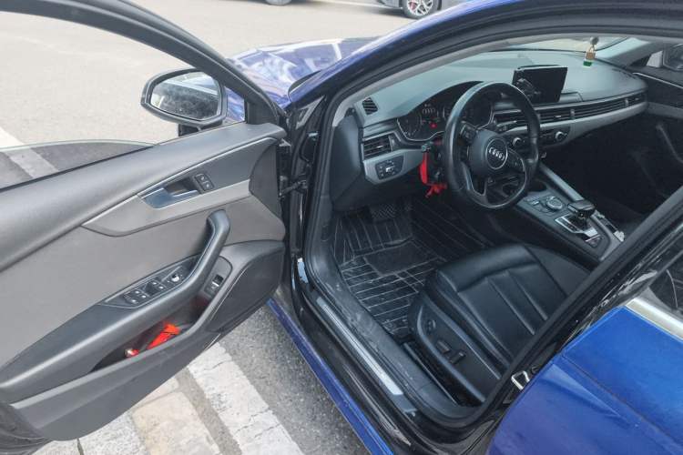 Used Audi A4L 2018 30th Anniversary Edition 40 TFSI Trendy Model Driver Seat