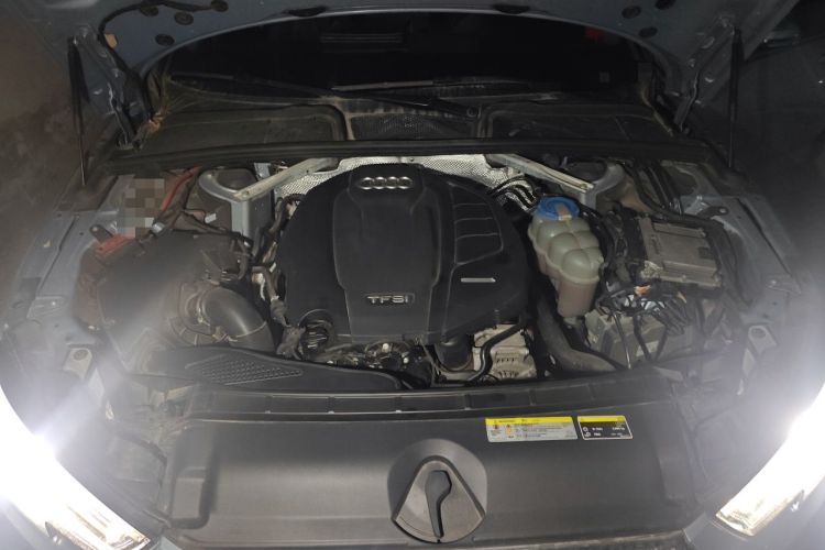 Used Audi A4L 2018 30th Anniversary Edition 40 TFSI Fashion Model Engine Bay