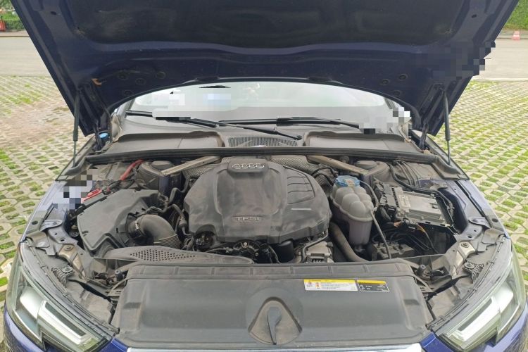 Used Audi A4L 2018 30th Anniversary Edition 40 TFSI Fashion Model Engine Bay