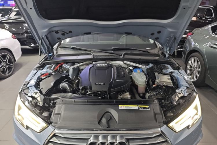 Used Audi A4L 2018 30th Anniversary Edition 40 TFSI Fashion Model Engine Bay