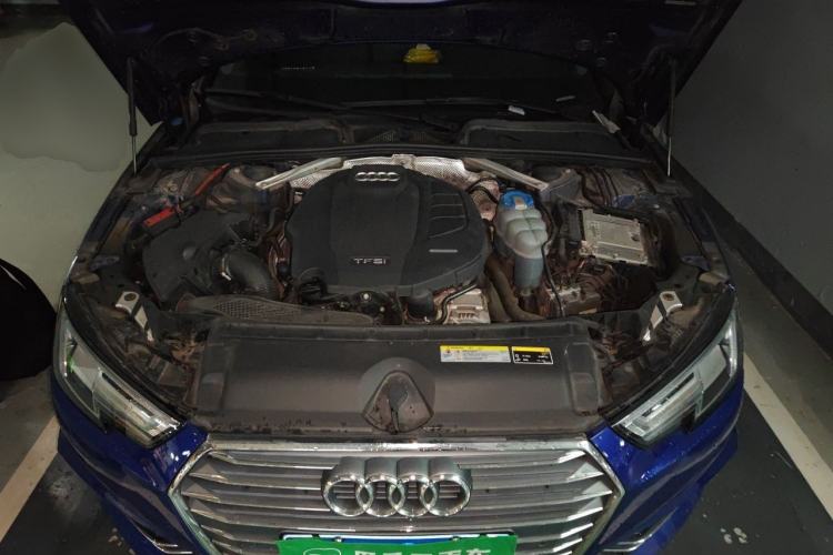 Used Audi A4L 2018 30th Anniversary Edition 40 TFSI Fashion Model Engine Bay
