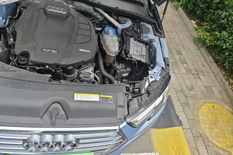 Used Audi A4L 2018 30th Anniversary Edition 45 TFSI quattro Individual Sport Edition Engine Bay Left