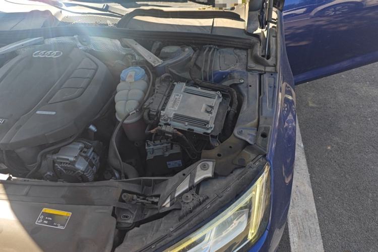 Used Audi A4L 2018 30th Anniversary Edition 40 TFSI Trendy Model Engine Bay Left