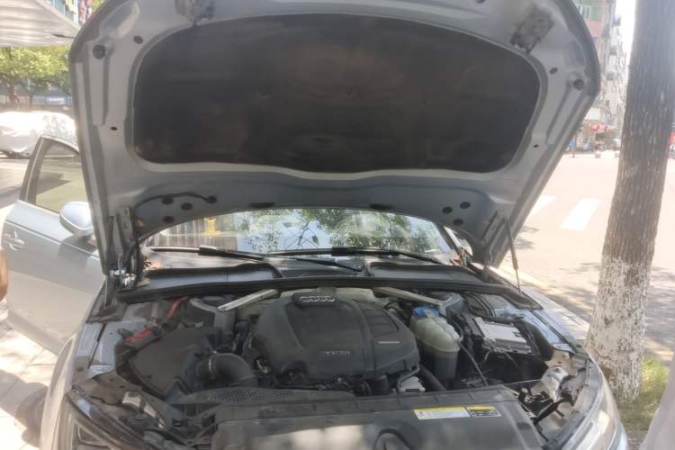 Used Audi A4L 2018 30th Anniversary Edition 40 TFSI Trendy Model Engine Bay
