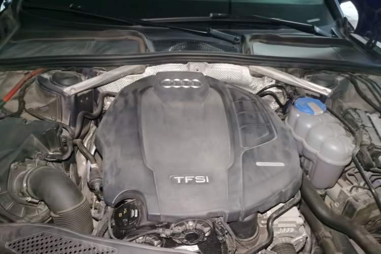 Used Audi A4L 2018 30th Anniversary Edition 40 TFSI Fashion Model Engine Bay