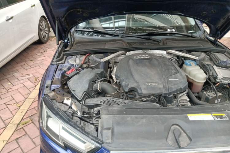 Used Audi A4L 2018 30th Anniversary Edition 40 TFSI Fashion Model Engine Bay Right