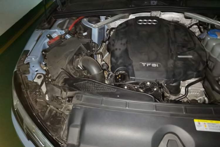 Used Audi A4L 2018 30th Anniversary Edition 40 TFSI Trendy Model Engine Bay Right