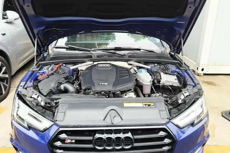 Used Audi A4L 2018 30th Anniversary Edition 40 TFSI Fashion Model Engine Bay