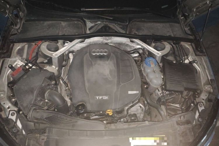 Used Audi A4L 2018 30th Anniversary Edition 40 TFSI Fashion Model Engine Bay