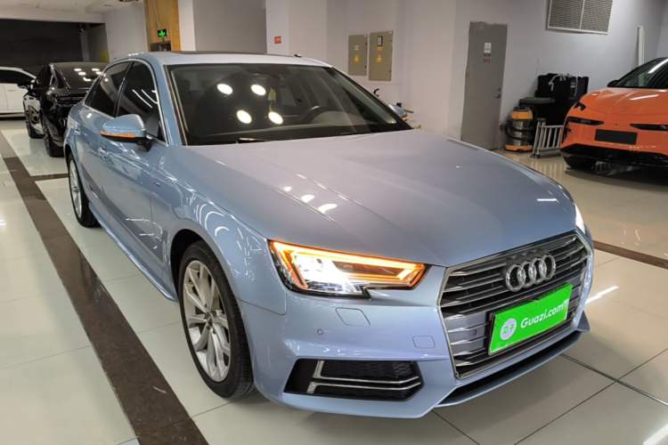Used Audi A4L 2018 30th Anniversary Edition 40 TFSI Fashion Model Front Right 45 Deg