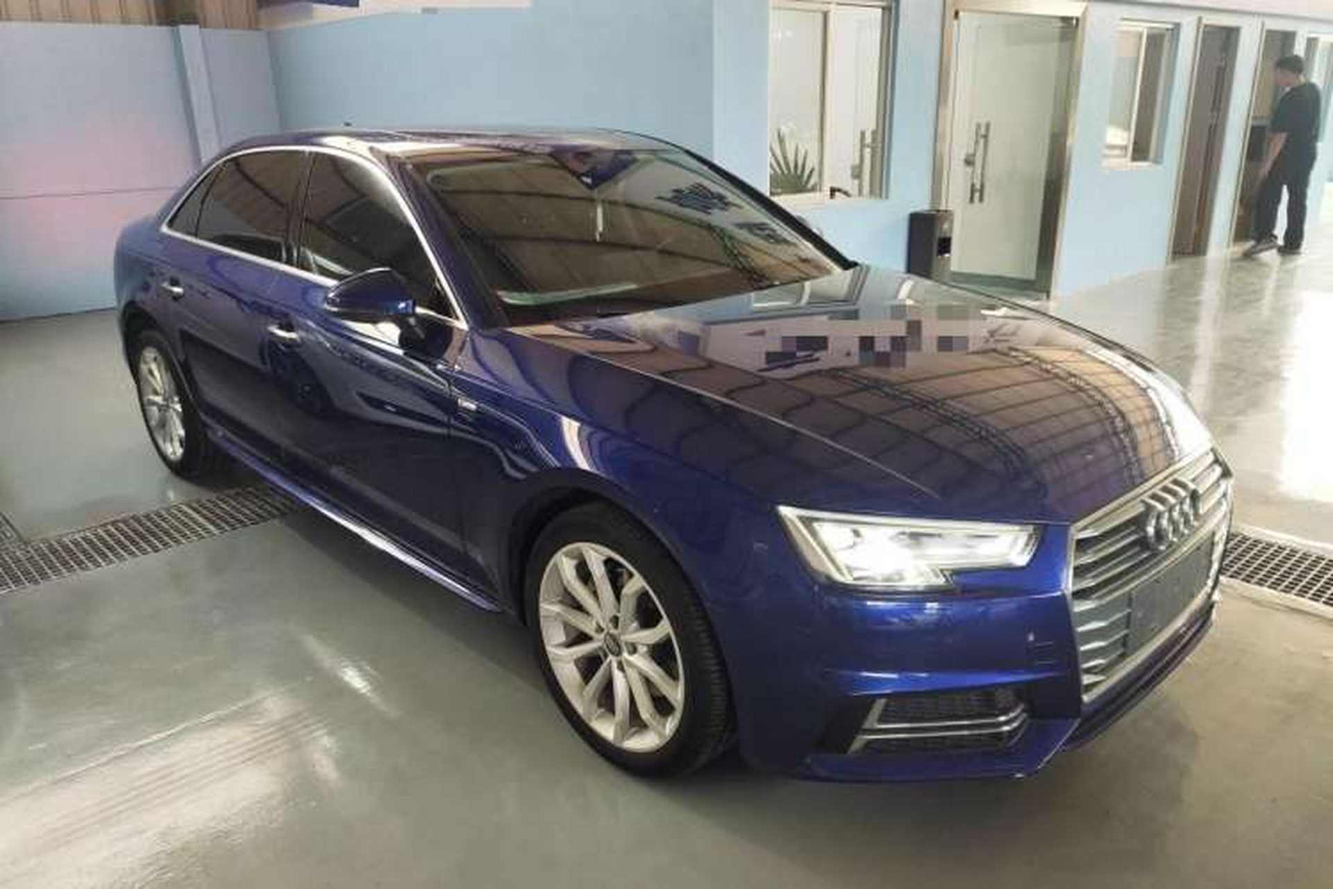 Used Audi A4L 2018 30th Anniversary Edition 40 TFSI Fashion Model Front Right 45 Deg