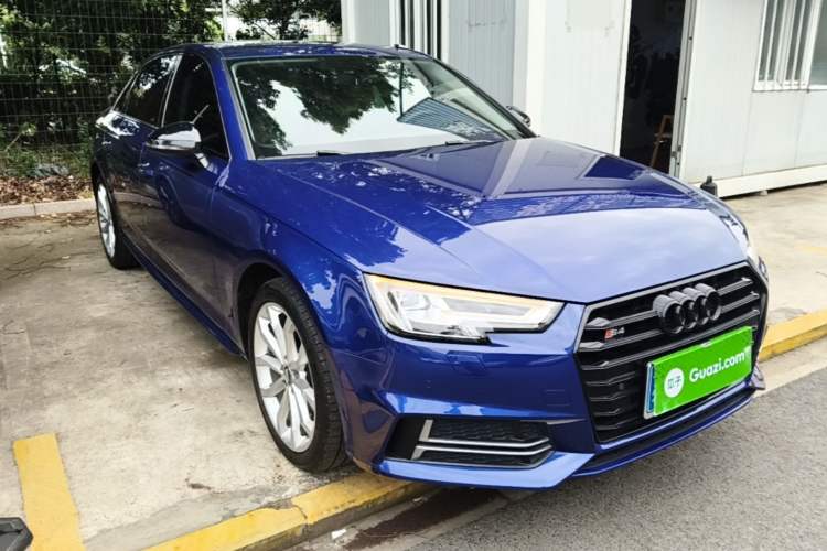 Used Audi A4L 2018 30th Anniversary Edition 40 TFSI Fashion Model Front Right 45 Deg