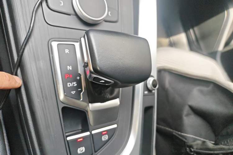 Used Audi A4L 2018 30th Anniversary Edition 45 TFSI quattro Individual Sport Edition Gear Lever