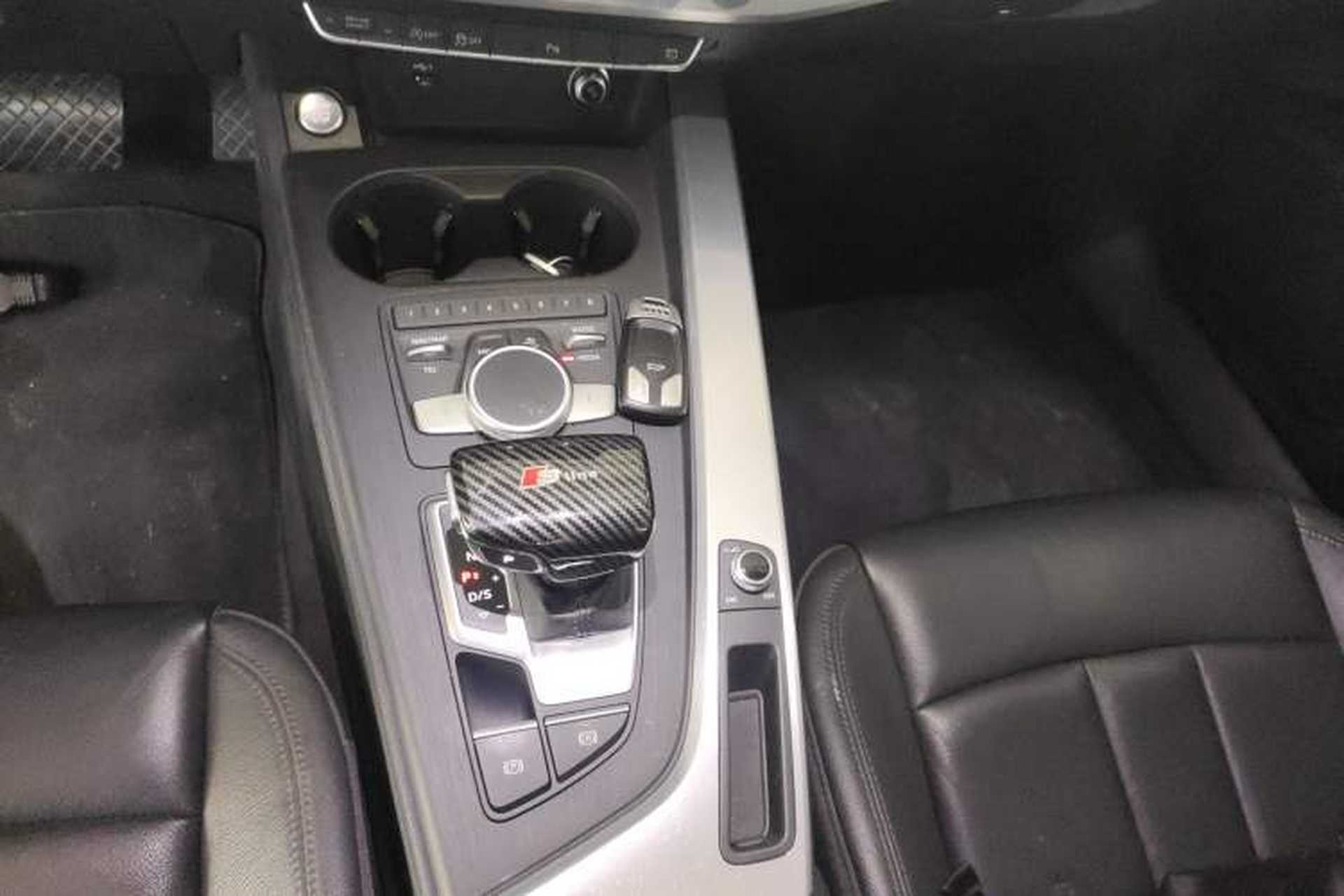 Used Audi A4L 2018 30th Anniversary Edition 40 TFSI Fashion Model Gear Lever