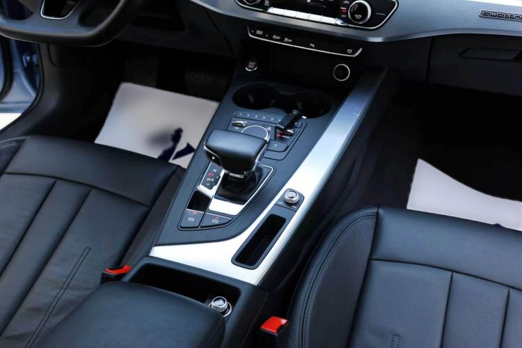 Used Audi A4L 2018 30th Anniversary Edition 45 TFSI quattro Individual Sport Edition Gear Lever