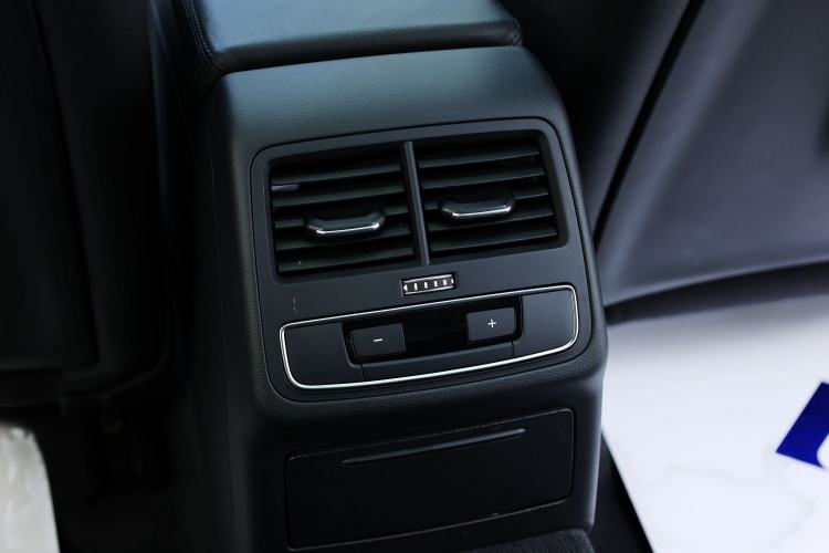 Used Audi A4L 2018 30th Anniversary Edition 45 TFSI quattro Individual Sport Edition Interior 11
