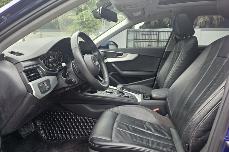 Used Audi A4L 2018 30th Anniversary Edition 40 TFSI Fashion Model Interior 4