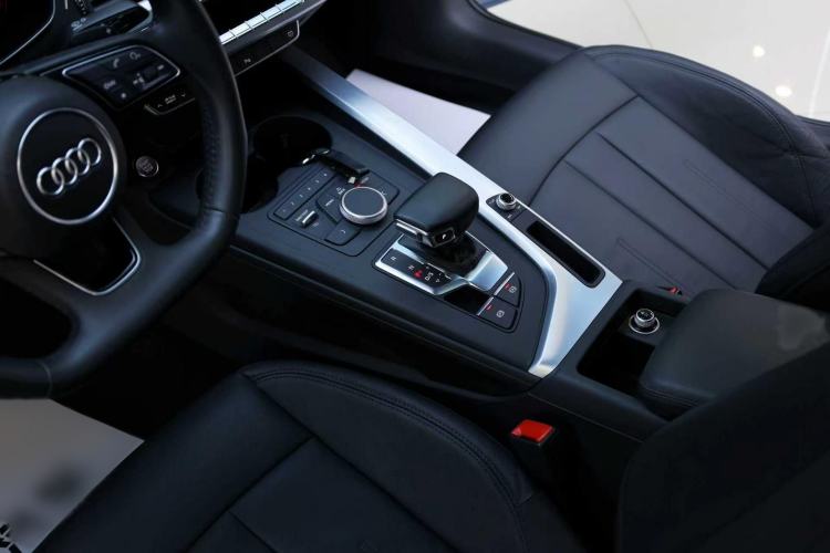 Used Audi A4L 2018 30th Anniversary Edition 45 TFSI quattro Individual Sport Edition Interior 5
