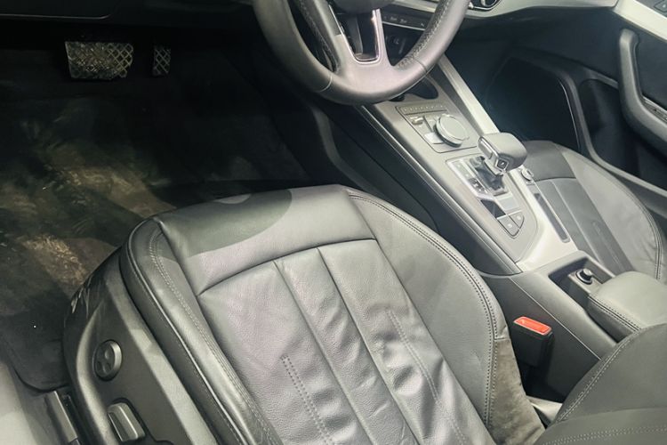 Used Audi A4L 2018 30th Anniversary Edition 40 TFSI Fashion Model Interior 6