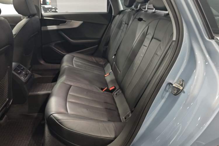 Used Audi A4L 2018 30th Anniversary Edition 40 TFSI Fashion Model Left Rear Seat