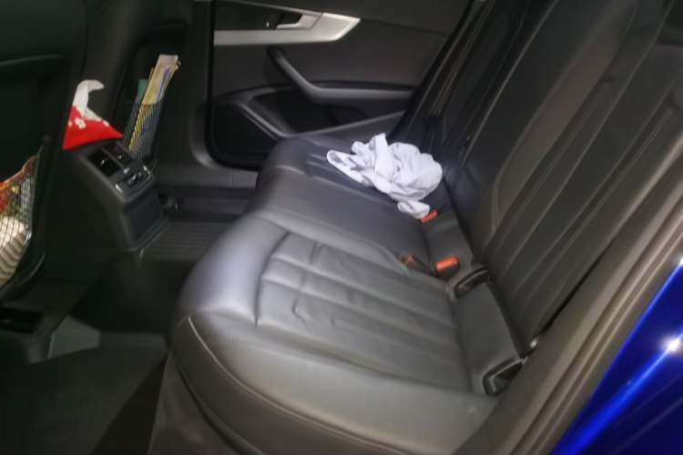 Used Audi A4L 2018 30th Anniversary Edition 40 TFSI Fashion Model Left Rear Seat