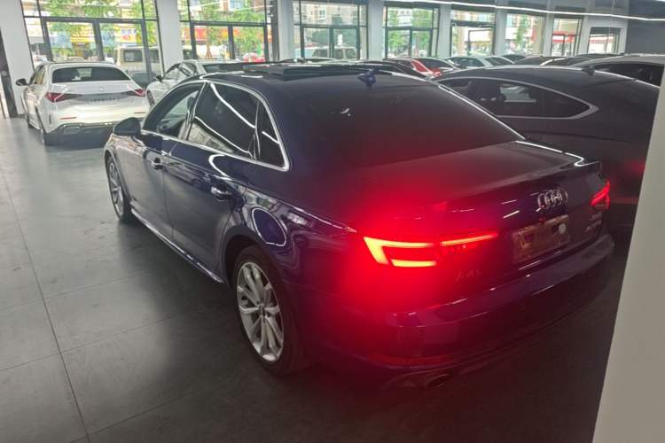 Used Audi A4L 2018 30th Anniversary Edition 40 TFSI Fashion Model Rear Left 45 Deg