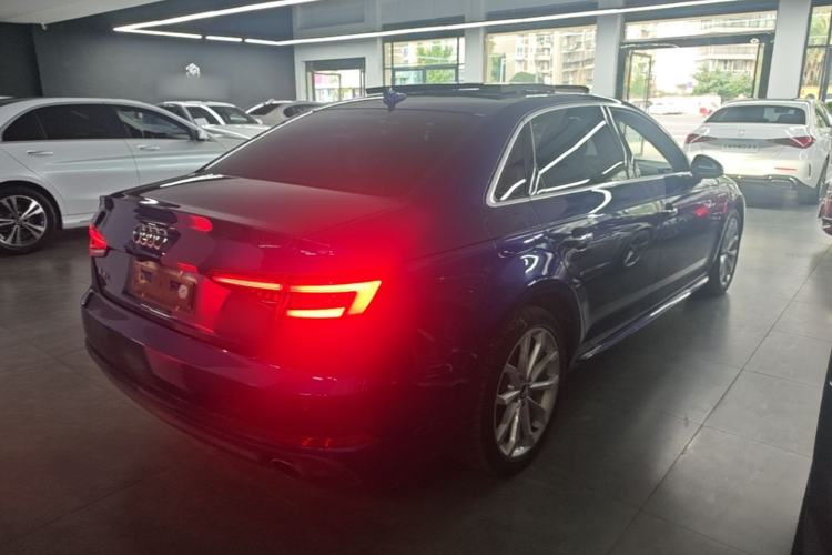 Used Audi A4L 2018 30th Anniversary Edition 40 TFSI Fashion Model Rear Right 45 Deg