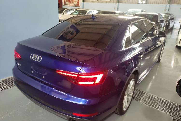 Used Audi A4L 2018 30th Anniversary Edition 40 TFSI Fashion Model Rear Right 45 Deg