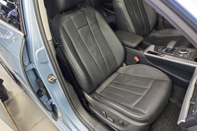 Used Audi A4L 2018 30th Anniversary Edition 40 TFSI Fashion Model Right Front Seat