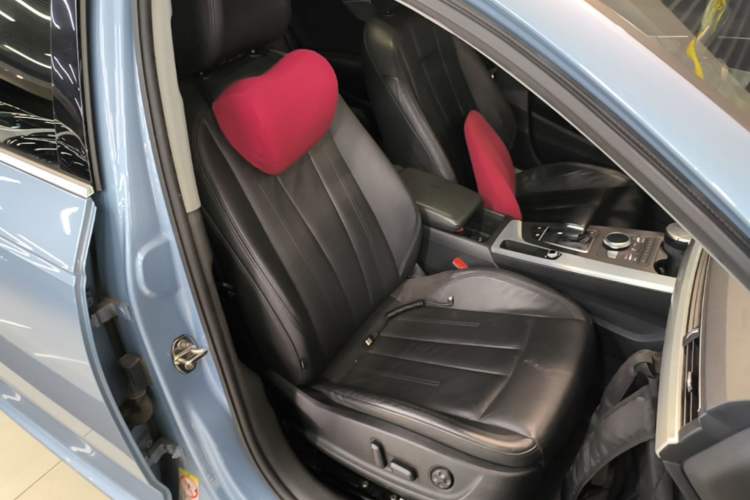 Used Audi A4L 2018 30th Anniversary Edition 40 TFSI Fashion Model Right Front Seat