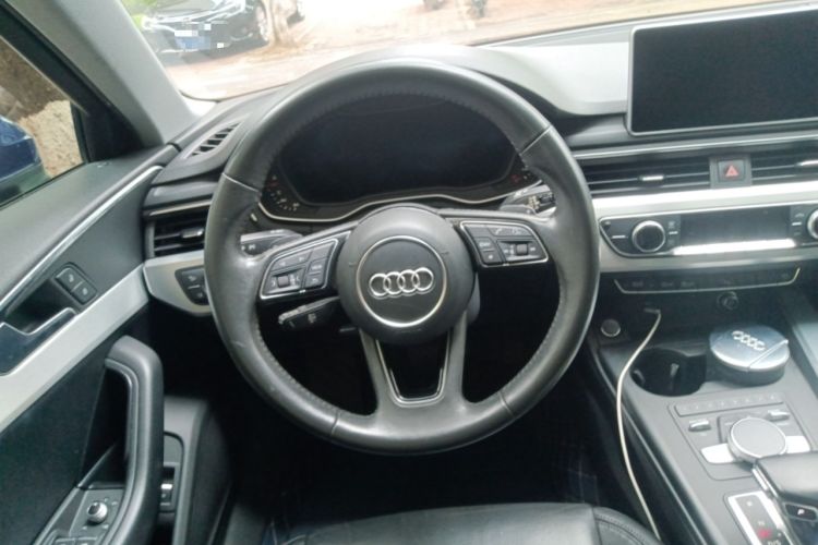 Used Audi A4L 2018 30th Anniversary Edition 40 TFSI Fashion Model Steering Wheel