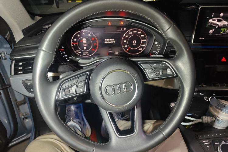 Used Audi A4L 2018 30th Anniversary Edition 40 TFSI Fashion Model Steering Wheel