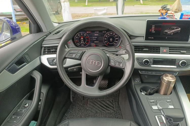 Used Audi A4L 2018 30th Anniversary Edition 40 TFSI Fashion Model Steering Wheel
