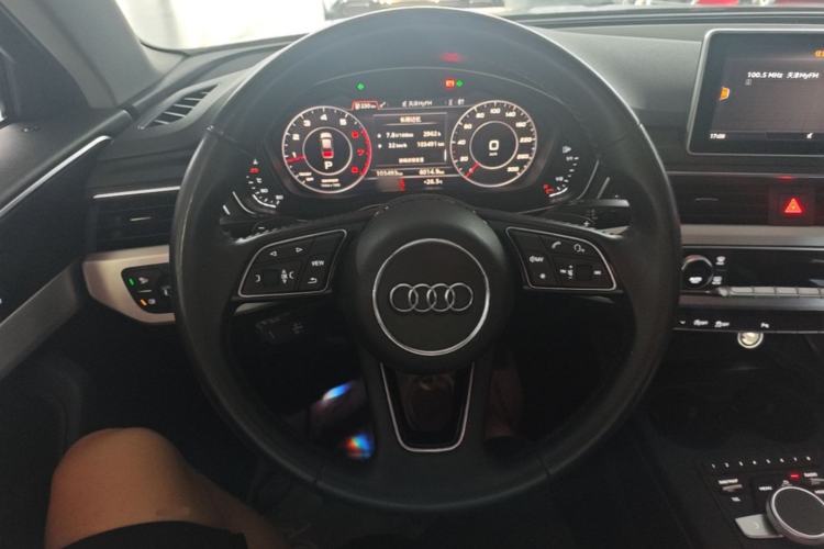Used Audi A4L 2018 30th Anniversary Edition 40 TFSI Fashion Model Steering Wheel
