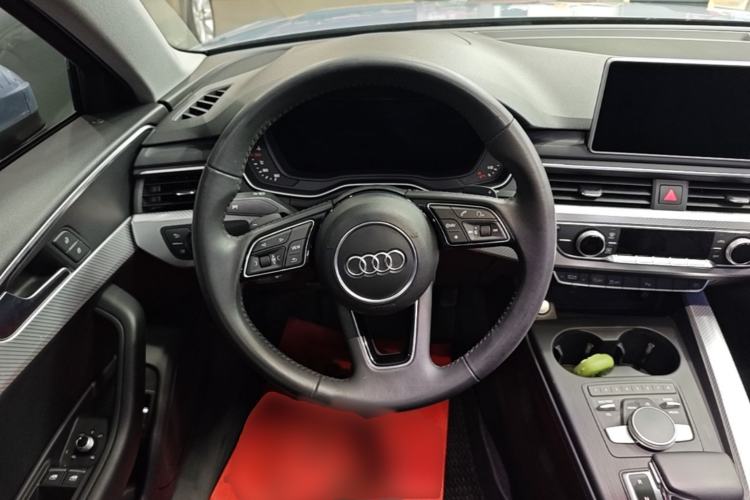 Used Audi A4L 2018 30th Anniversary Edition 40 TFSI Fashion Model Steering Wheel