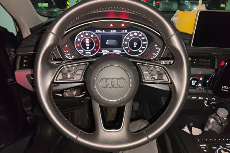 Used Audi A4L 2018 30th Anniversary Edition 40 TFSI Fashion Model Steering Wheel